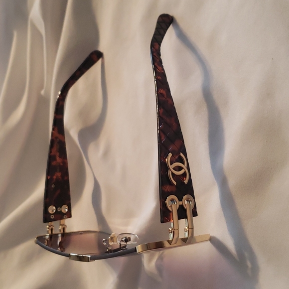 Women Sunglasses - Picture 4 of 4